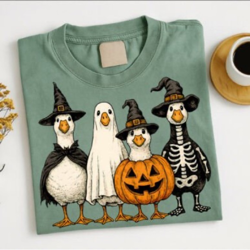 Comfort Colors Green Halloween Goose Tee